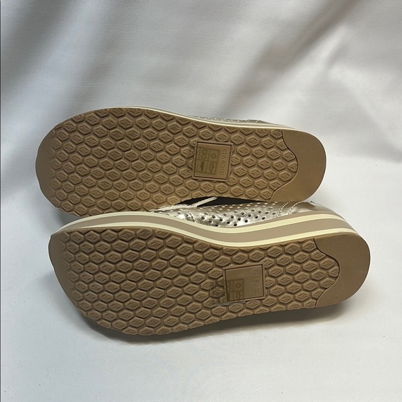 Dolce Vita Janine Slip-On Gold Perforated Loafers - Picture 3 of 5